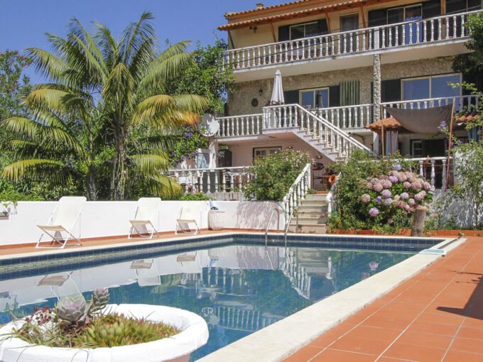 Propriété vue de la piscine